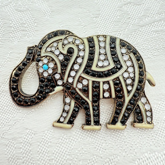 Jewelry - Vintage Bejeweled Elephant Animal Gold Tone Brooch